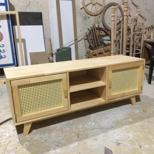 LESLIE TV STAND